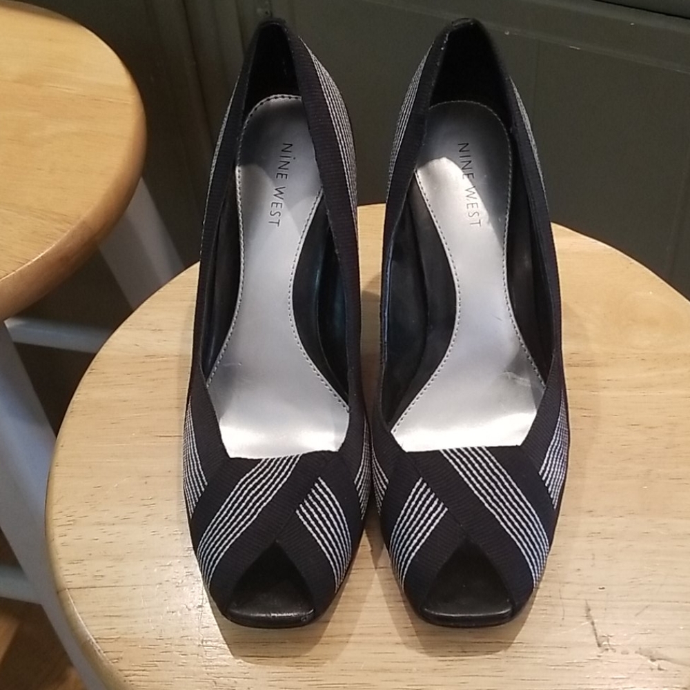 Dress shoes
